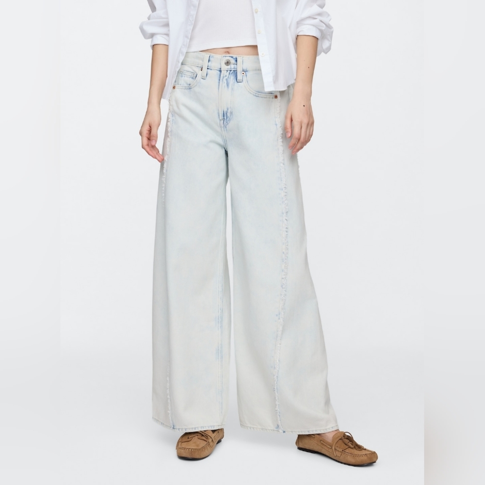 NWT Gap Mid Rise SuperSoft Baggy Jeans Light Wash - Picture 3 of 7